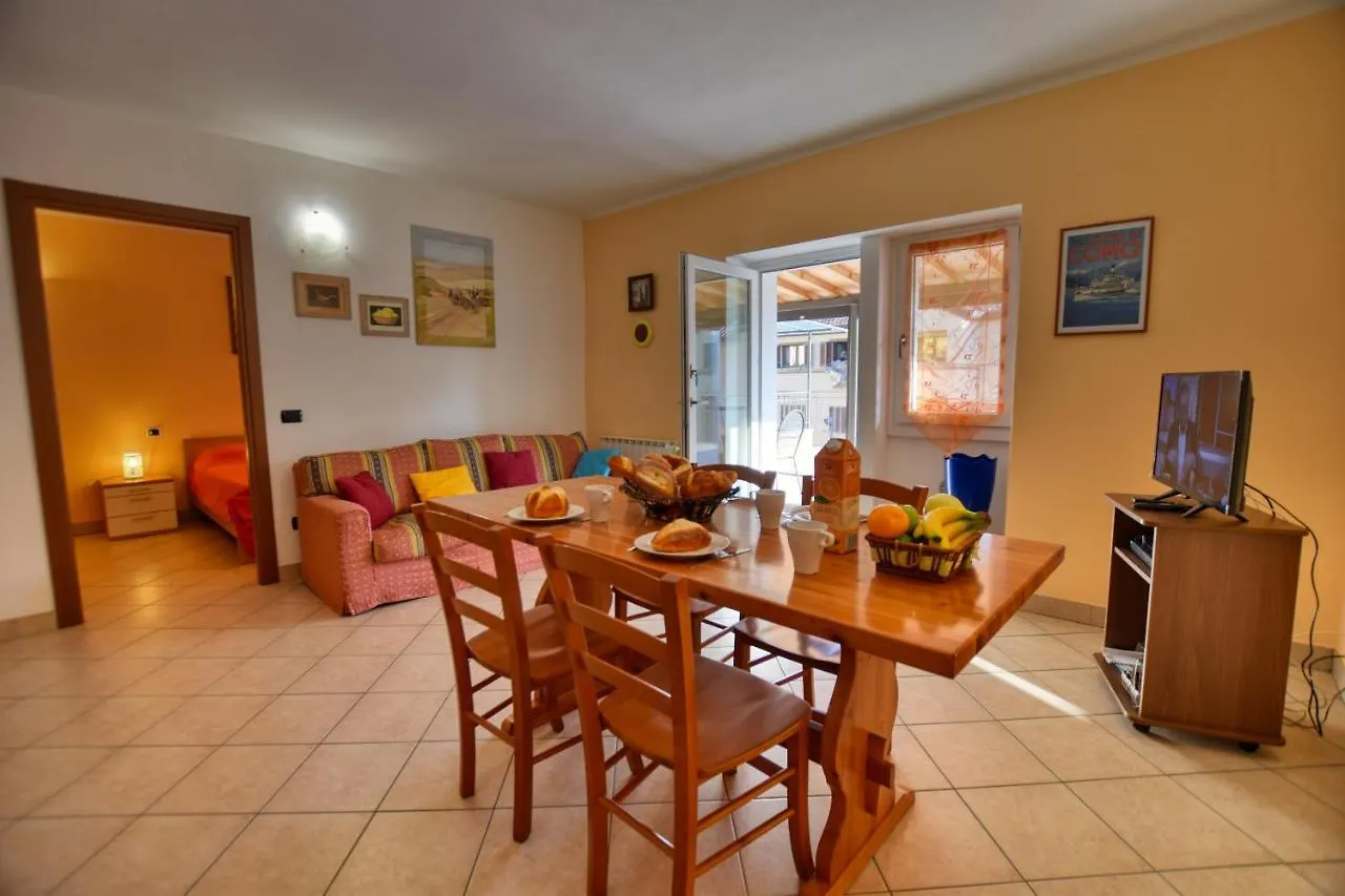 Roberto 2-Bedroom Apartment Acquaseria Italy