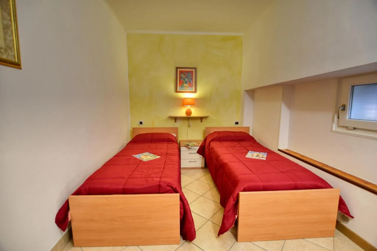 Roberto 2-Bedroom Apartment Acquaseria